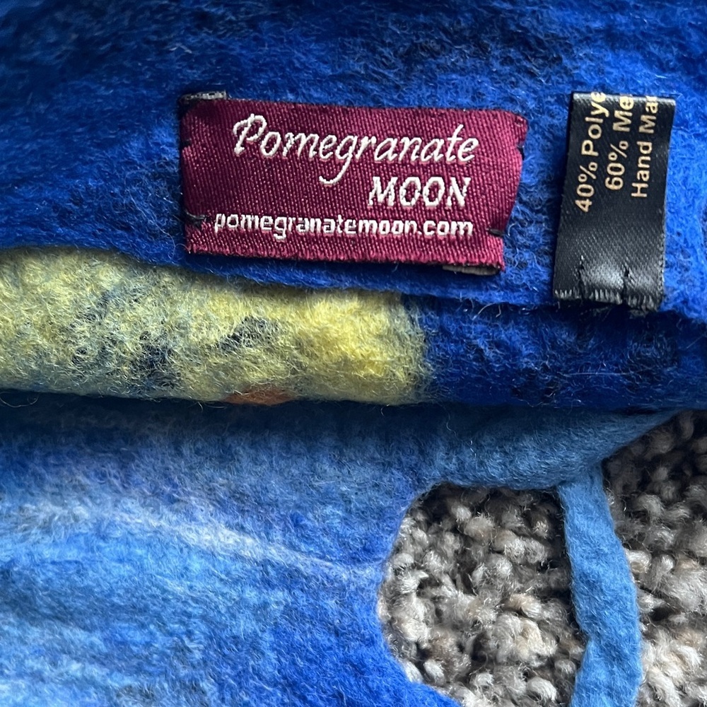 Van Gogh Starry Night Merino Wool Scarf - Picture 5 of 5